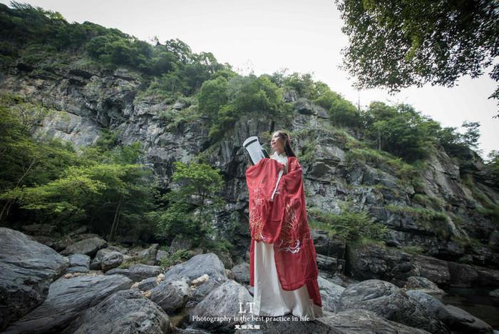《lol》天龙祈愿奖励领取位置